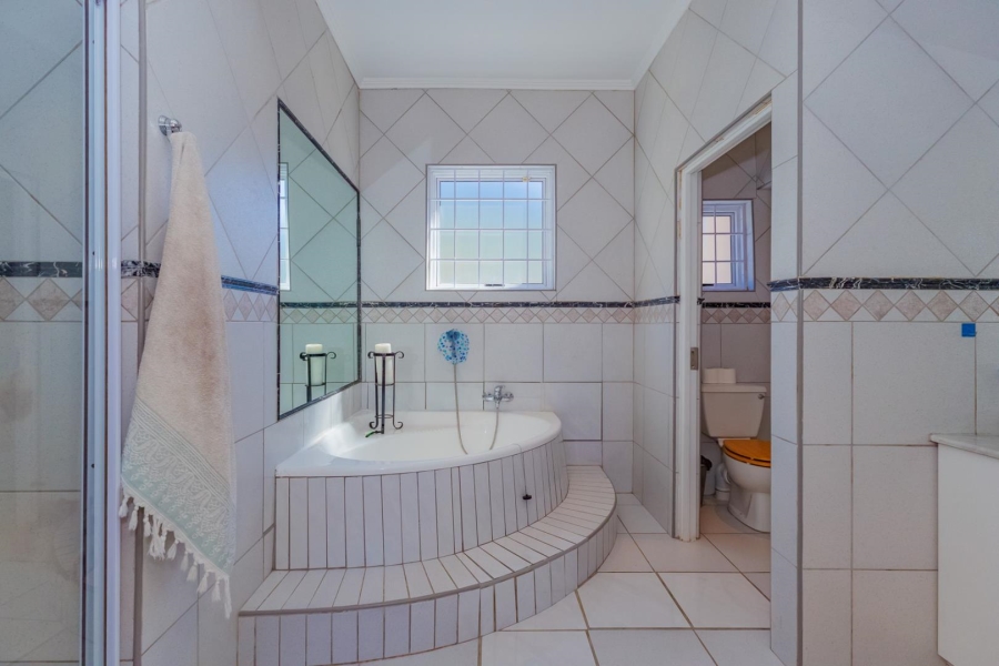 To Let 3 Bedroom Property for Rent in Northshore Western Cape